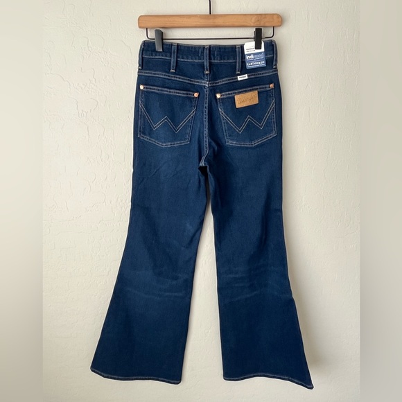 NWT Wrangler wanderer high rise flare jeans 28x34 - Picture 4 of 11
